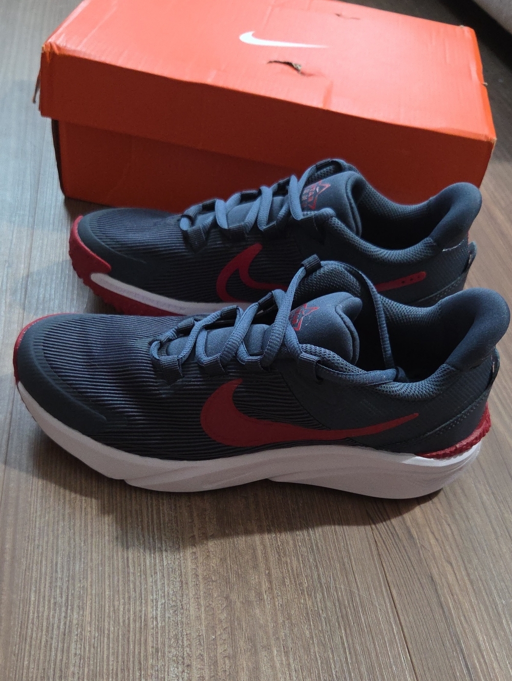 Nike Boys Navy Star Runner Shoes